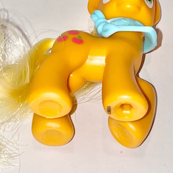 SOLD - My Little Pony FiM G4 Apple Jack Farm Truck Raised Hoof - Picture 7 of 10